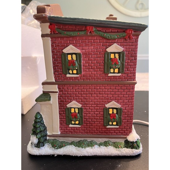 St Nicholas Square Village Gazette News Illuminates House Christmas Village IOB - Picture 11 of 16